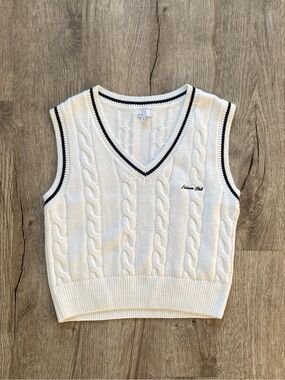 Knitted Style Sweater - Casual Sleeveless White And Black Vest Size Medium
